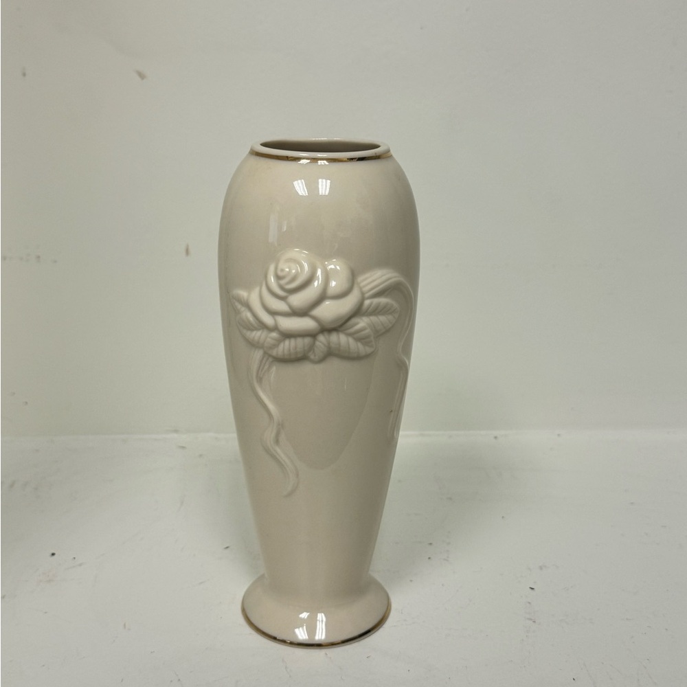 Lenox ivory rose vase‎ with gold trim